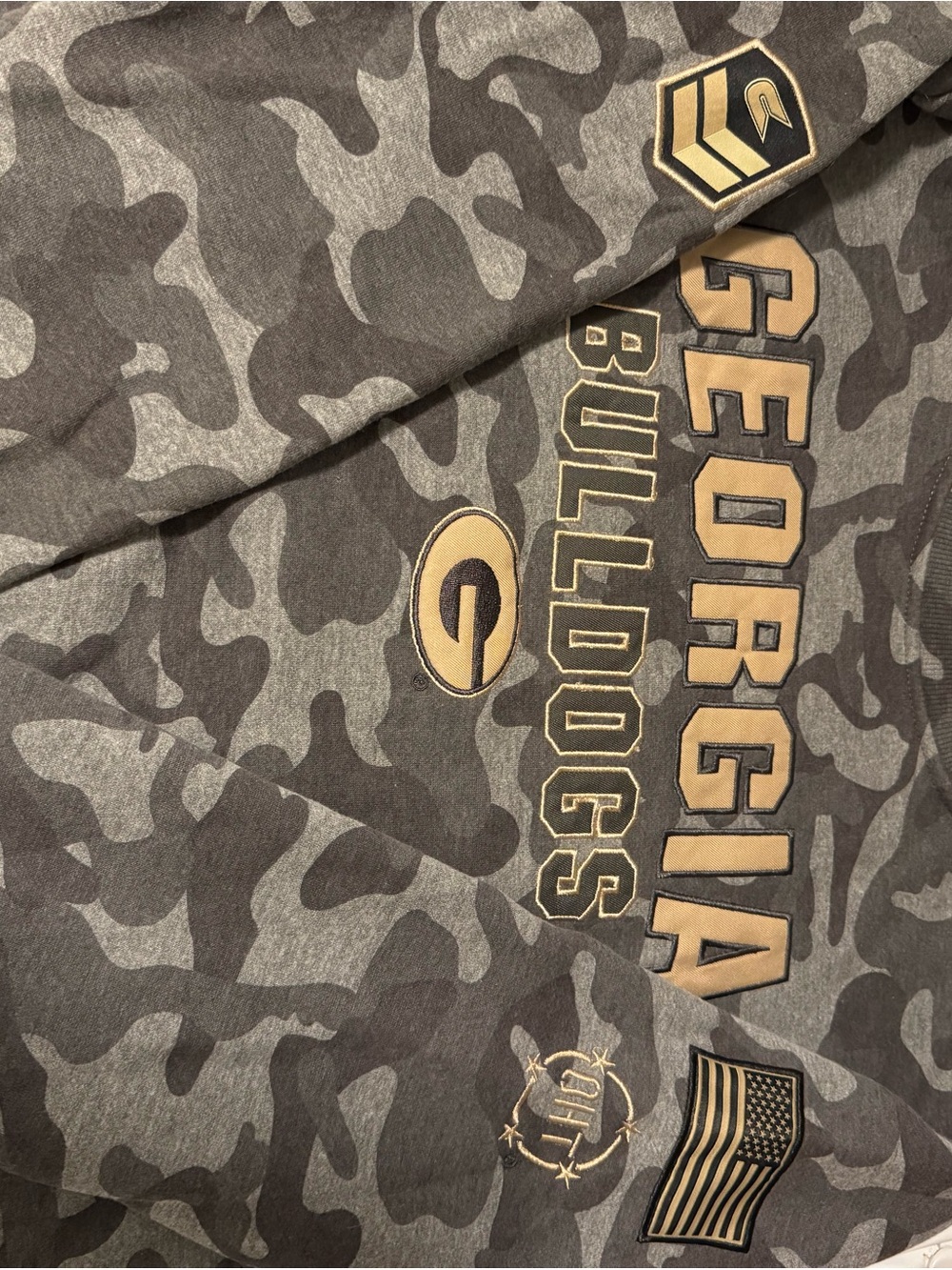 Georgia Bulldogs Camo Crewneck Sweatshirt with military design - Picture 10 of 10